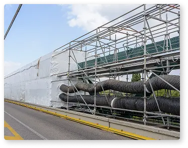 photo d'une structure métallique en extérieur
